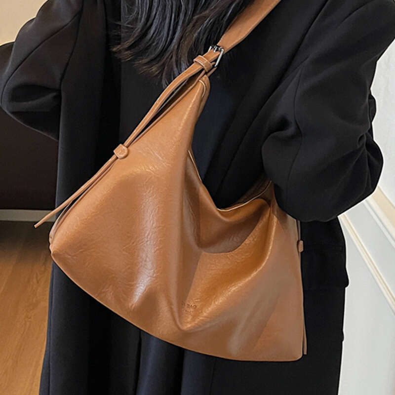 Simple Elegant Niche Casual Single Shoulder 2025 New Women's Korean Version Large Capacity Bucket Bag