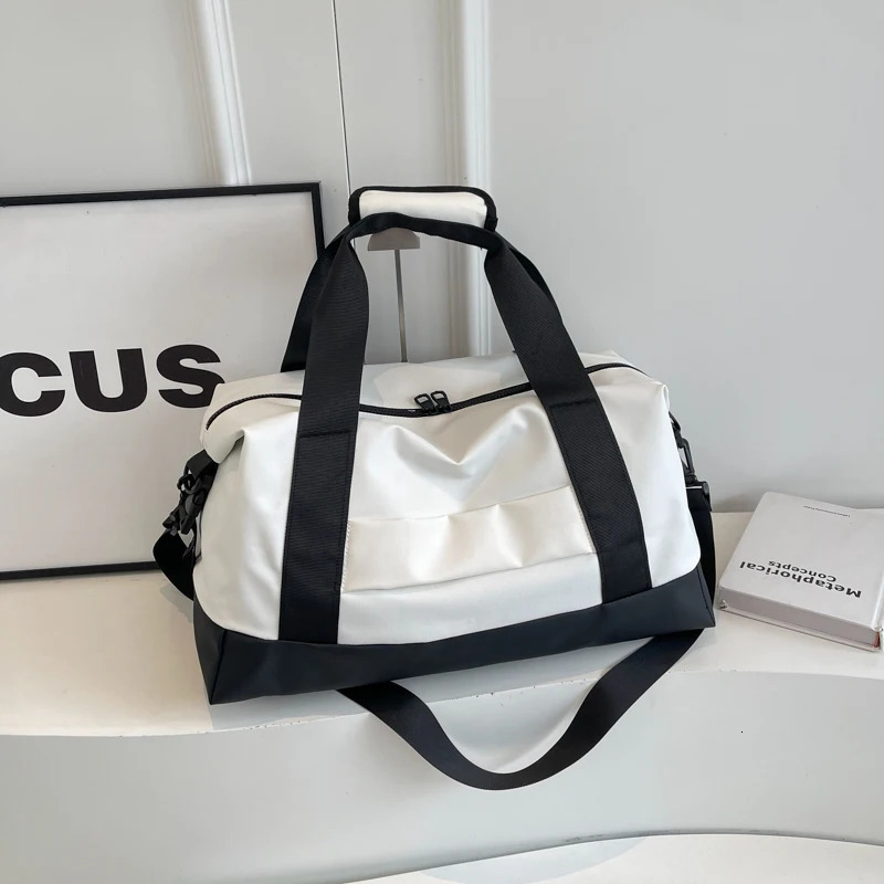 Outdoor Sports Fitness Large Capacity Yoga Storage Travel Bag Dry and Wet Separation Swimming Handbag Woman Waterproof 250903