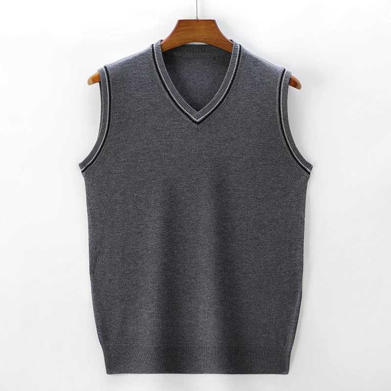 Fashionable and Handsome Sweaters Vests 2024 Autumn Vneck Sleeveless Business Casual Sweater Mens Clothing Pull Homme ChalecosXJ250904