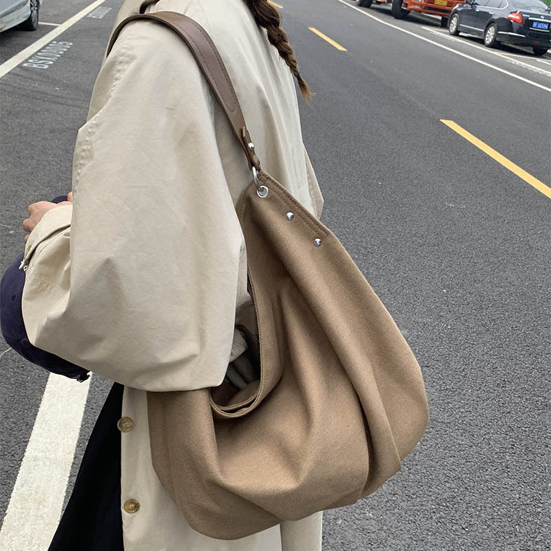 2025 autumn new Japanese style niche design versatile casual retro fashion style handbag crossbody bag designer shoulder bag