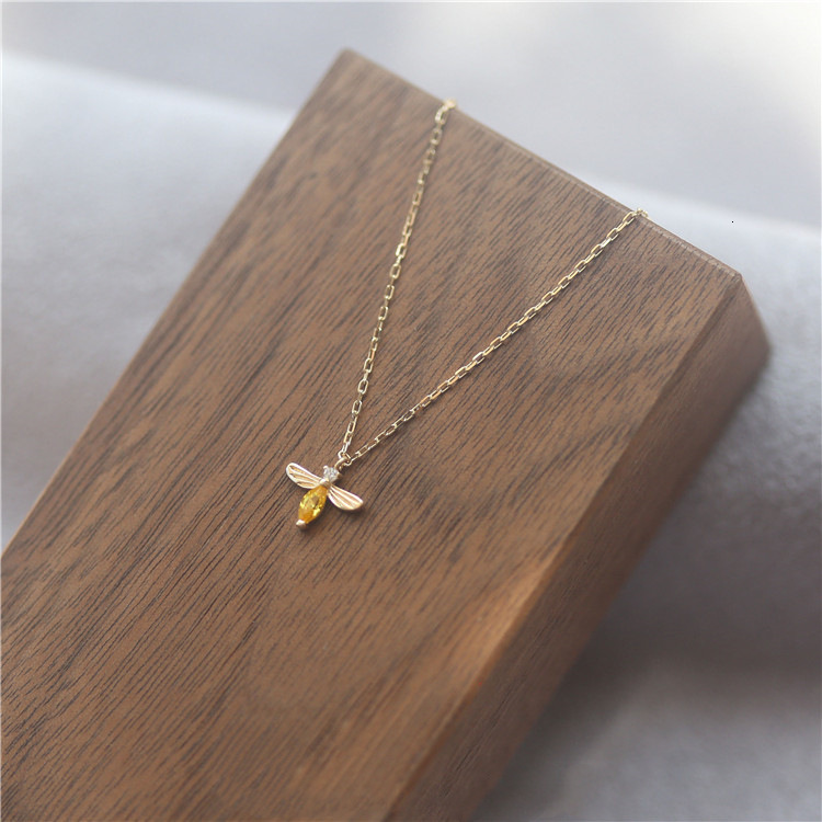 All-over S Sterling Sier Little Bee Necklace for Women Cute Small Simple Pendant Elegant Versatile Collarbone Chain