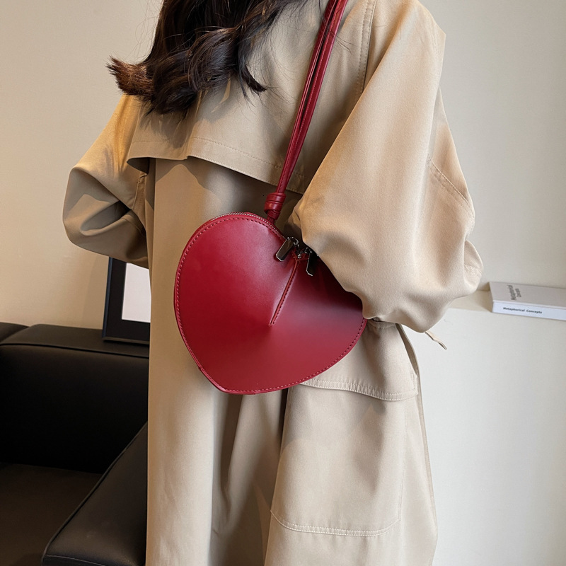 2025 autumn new niche design fashionable spicy girl elegant small square bag light luxury crossbody bag designer shoulder bag