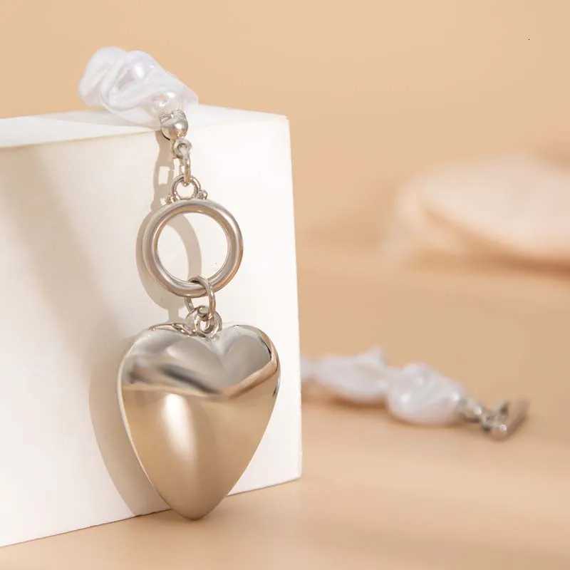 Vintage White Imitation Pearl Pendant Bracelets For Women Elegant Gold Color Irregular Pearl Chain Bracelet Jewelry Gift Y250904