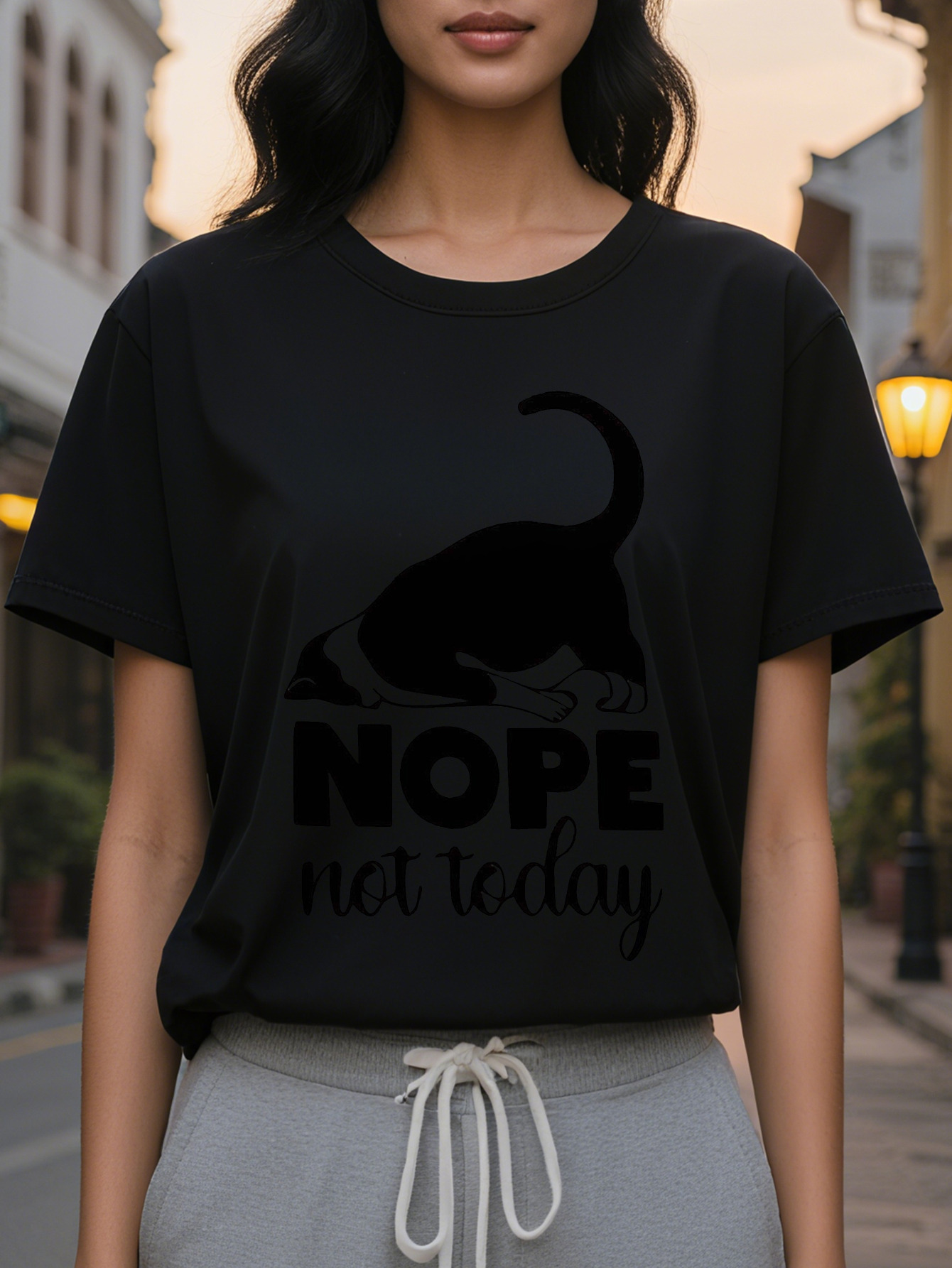 Women's Summer and Spring Round Neck Casual Short Sleeve T-Shirt with Cartoon Cat Pattern