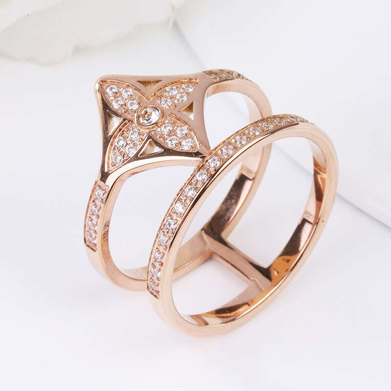 DH collections Luxury - inspired European - American Ins - style Lucky Flower - inspired Diamond - inlaid Fake Two - piece Ring for Women
