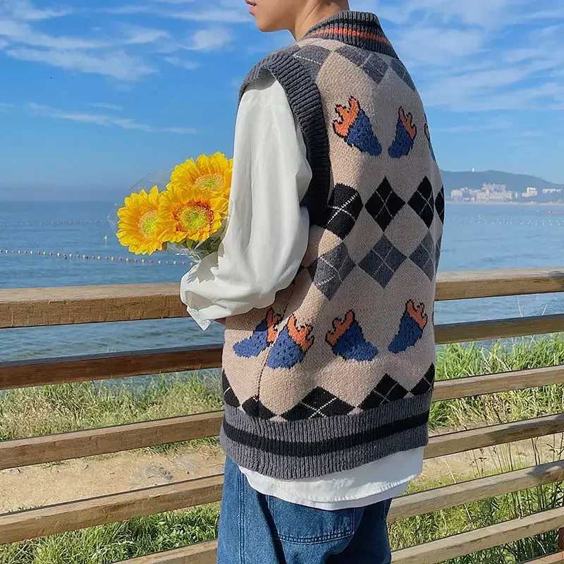 V Neck Sweaters Male Loose Fit Printed Mens Knitted Vest Clothing Deals 2024 Elegant Waistcoat Korean Reviews Clothes Cheap Y2kXJ250904