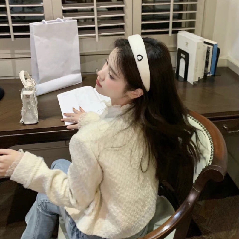 Classic Black and White Hairband Fashion Hairband Multi-functional Universal Hairband Fashionable French Hairpin Essential for Daily Outfits with Logo