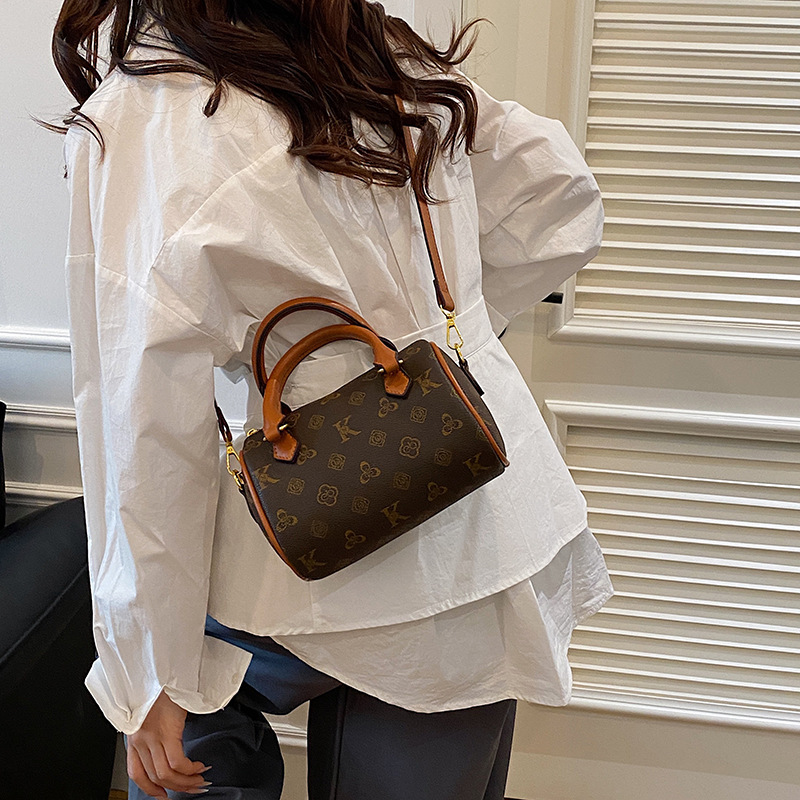 High-end cross-border bag for women 2025 new fashion European and American small Boston bag temperament printed shoulder messenger bag