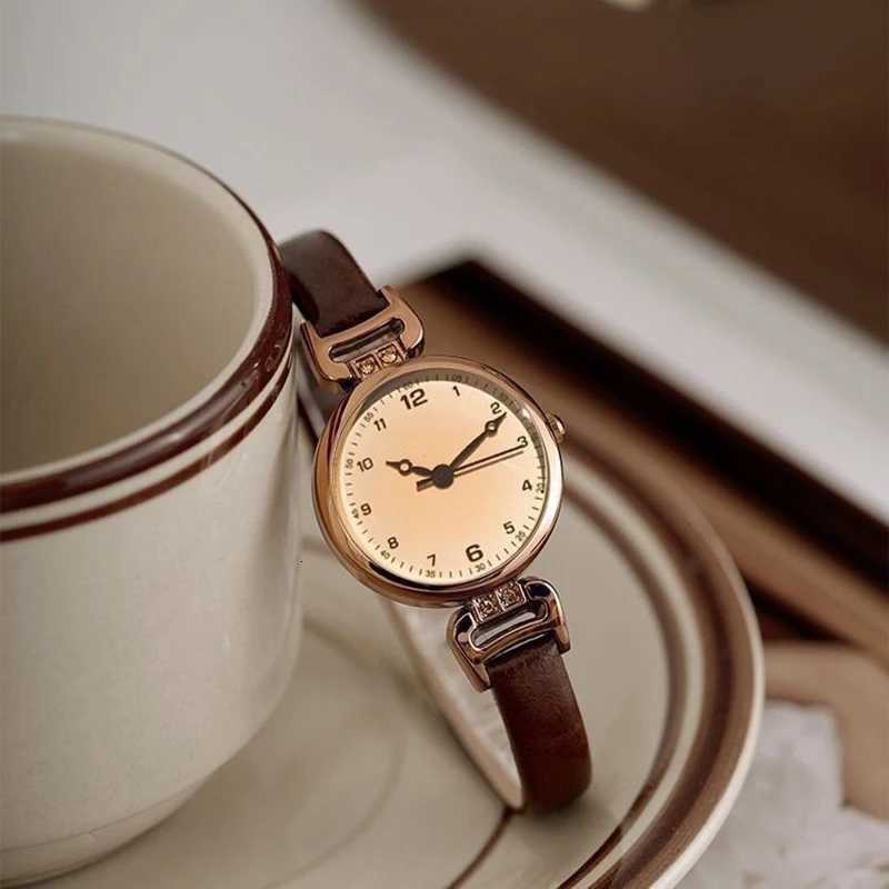 Ladiesstrap circar digital small dial retro British style niche light luxury fashionable quartz watch suitable for daily wear X250904
