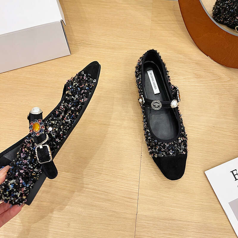 Inner Height Increase Li Zhen Women's New Versatile French Style Metal Badge One-Word Buckle Strap Round Toe Flat Single Shoes for Women