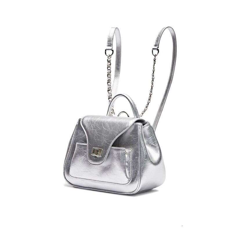 Luxury bag Korean new niche women's clothing fashion oil wax leather shoulder bag sier chain designer stray bag backpack
