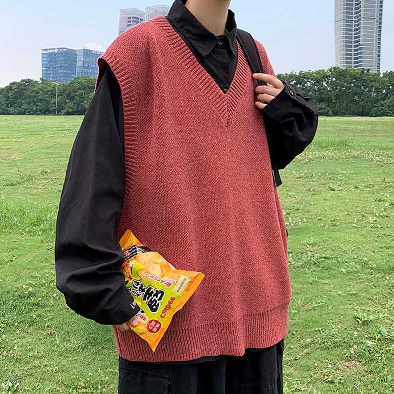 2024 Autumn Streetwear Mens Loose Sweater Vest Casual Thermal Oversized Winter Sweater Vest Men Sweater Vest for Daily WearXJ250904