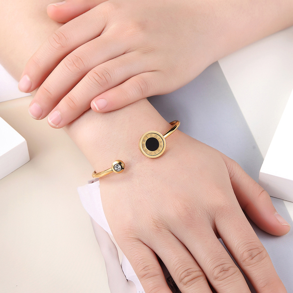 TB BHULAMTE New Designer Jewelry Roman Lettered Agate Shell Rotating Stainless Steel Bracelet Is A Rose Gold Titanium Steel Bracelet For Women