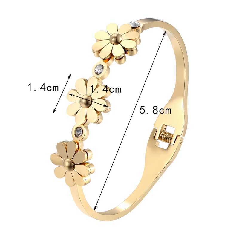 ute Crystal And z Chrysanthemum She Bracelets Bangle Stainless Steel Spring Open Gold Color Bangle For Wen Brand Jewelry Y250904