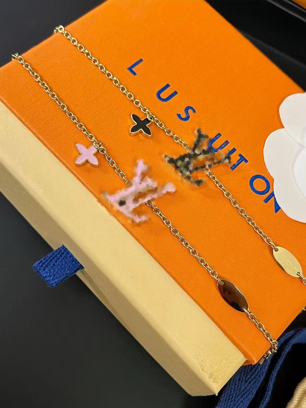 Luxury brand Letter louise bracelet designer bracelet women leather charm bracelet men vintage top print old wer jewlery designer for women clover bracelet