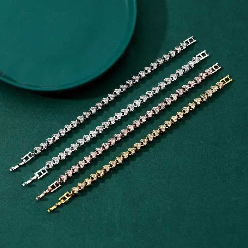 Fashionable Exquisite Delicated Crystal Heart Tennis Bracelet for Women Girls Charm Rhinestone Paved Handmade Bracelet JewelryXJ250904