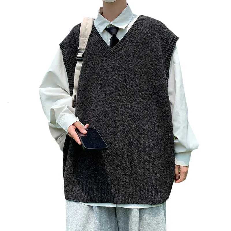 Mens Casual Sweater Vest Warm and Comfortable Vest in Autumn and Winter Sleeveless Oneck Basic Pullover SweaterXJ250904