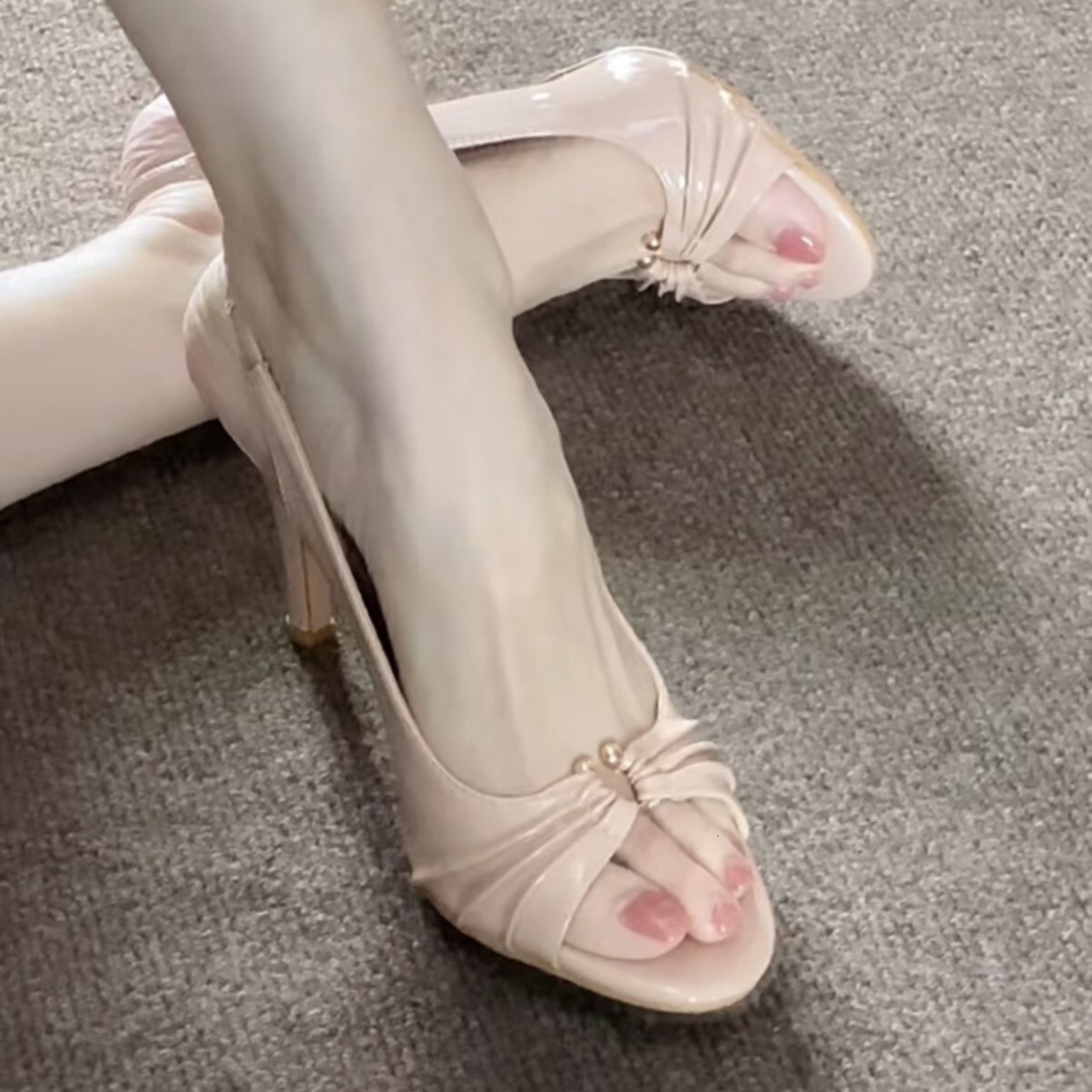 2025 Designer's New Women's Metal Buckle Open Toe Stiletto Sandals