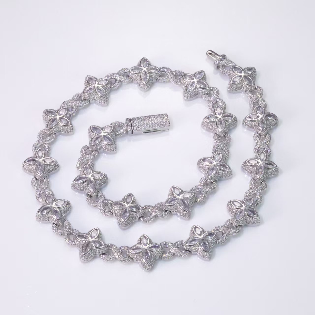 Yu Ying Mixed Colored Moissanite Diamonds 18K Gold Plated 925 Sterling Silver Four Leaf Clover Infinity Cuban Link Chain Jewelry