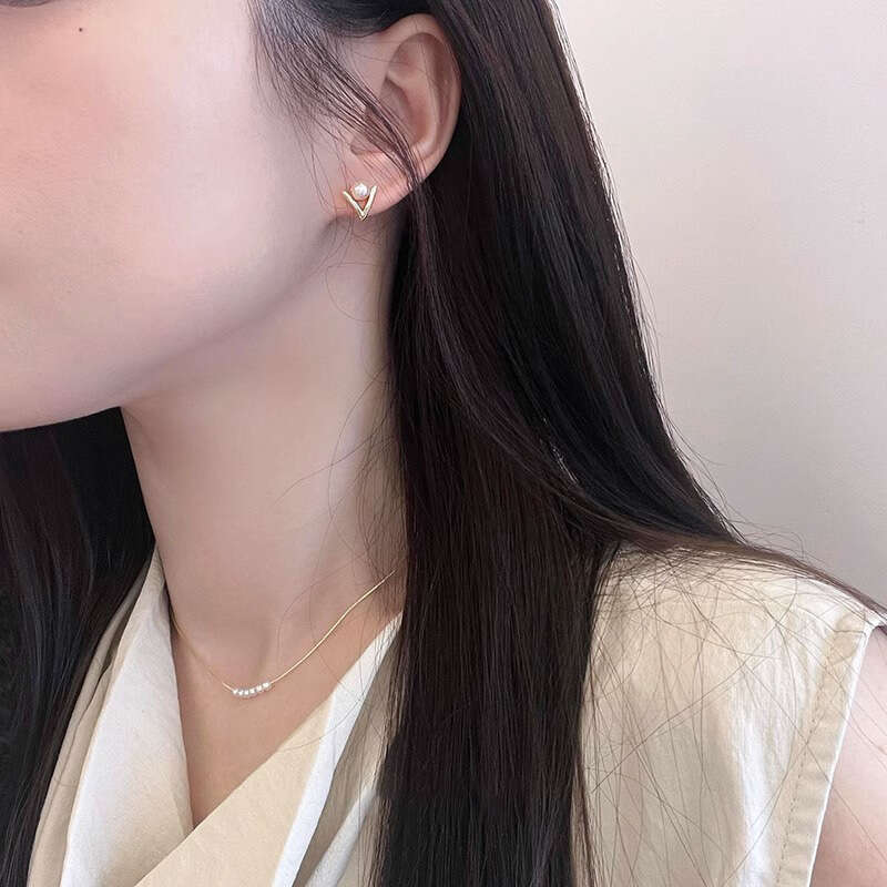 2025 New S999 Pure Silver Needle Triangle Freshwater Pearl Earrings - Clip-On Style for Non-Pierced Ears, Fashion OL Commute Design (Earring/Ear Clip)