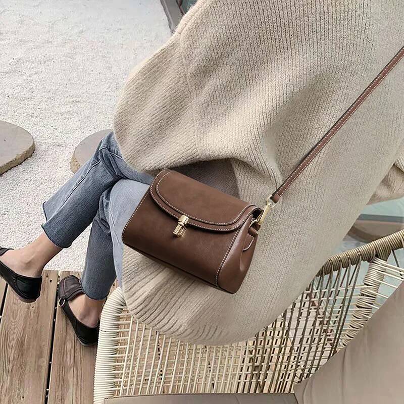Bags women's summer versatility popular this year, niche design is high-end, and the new commuter crossbody bag trend in 2025