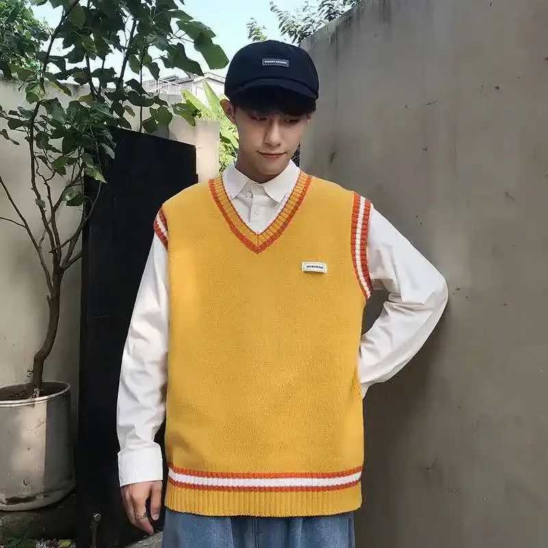 Waistcoat Loose Fit Sweater Man V Neck Sleeveless Streetwear New In Knit Vests for Men Designer High Quality Clothing Deals 2024XJ250904