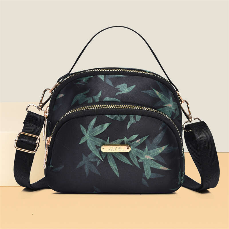 New Water-Resistant Casual Shoulder for Women, National Style Printed Handheld Shell Bag, Large Capacity Commuter Crossbody Bag