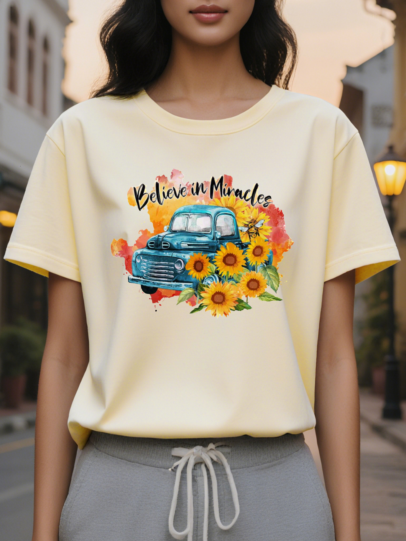 Women's Elegant Believe Miracles Pattern T-Shirt Short Sleeve Round Neck Summer Top with Vintage Car and Suower