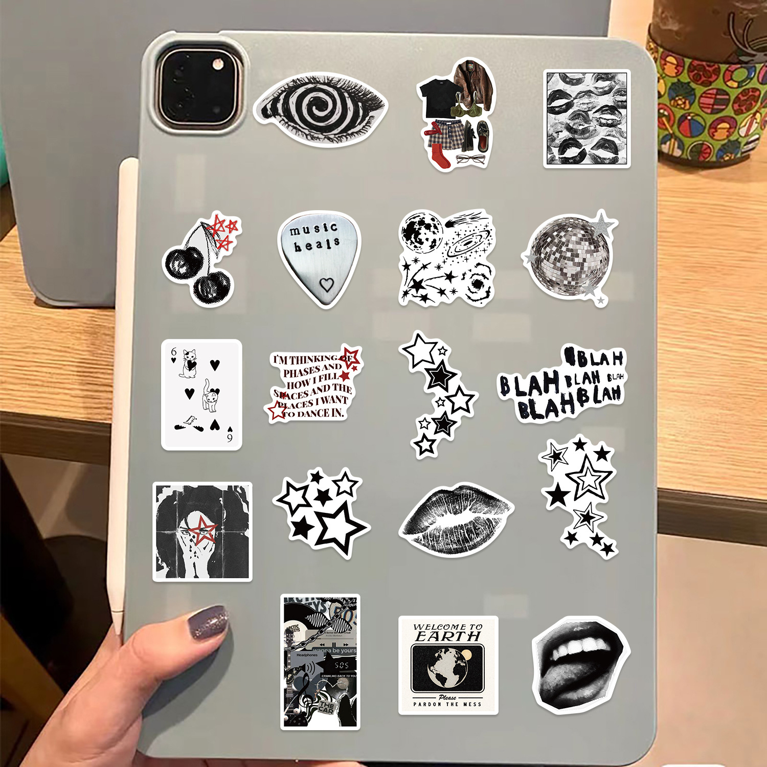 100pcs Y2K DIY Sticker Cute Decales for Graffiti Skateboard Snowboard Laptop Luggage Motorcycle Home Decoration Best Gifts for Kids