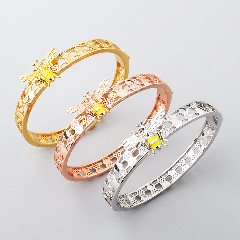 Fashion for Women with Zircon Hollow Honeycomb Small Bee Copper Gold-Plated Bracelet Fresh Hand Jewelry