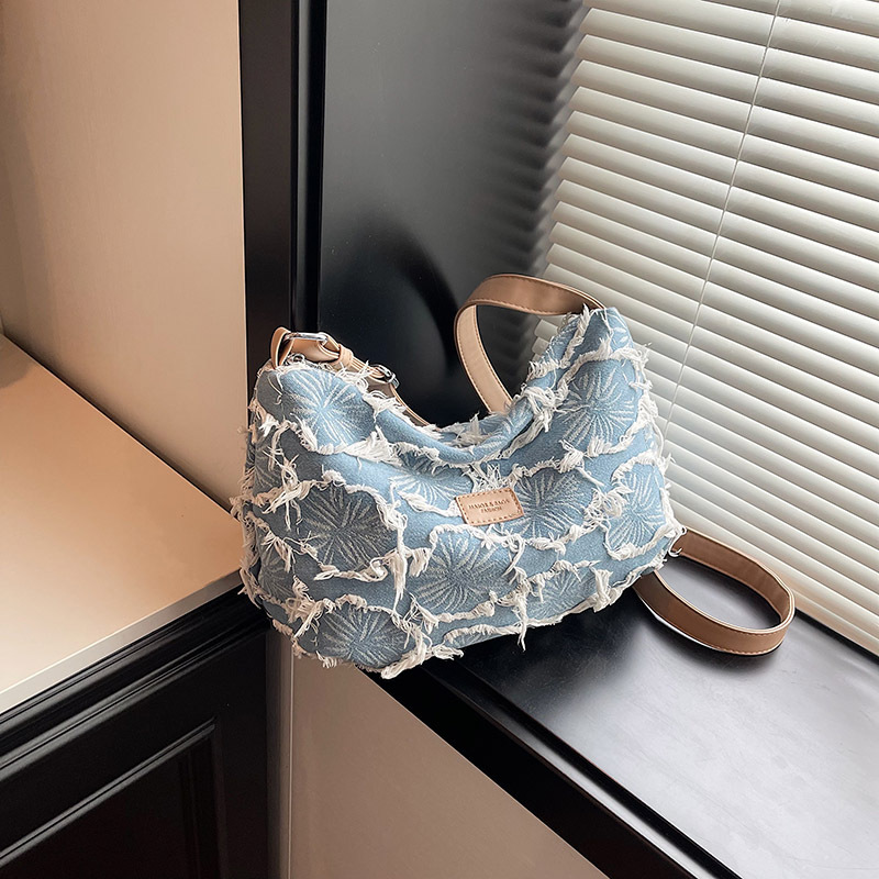 2025 autumn new niche design denim elegant and versatile fashion crossbody bag women's armpit bag designer shoulder bag