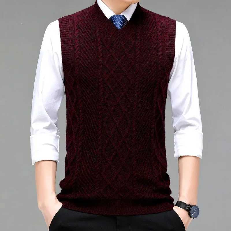 Stylish Vneck Jacquard Knit Sleeveless Sweater Vest for Men Middleaged Men Fashion Solid Color Warm TopXJ250904