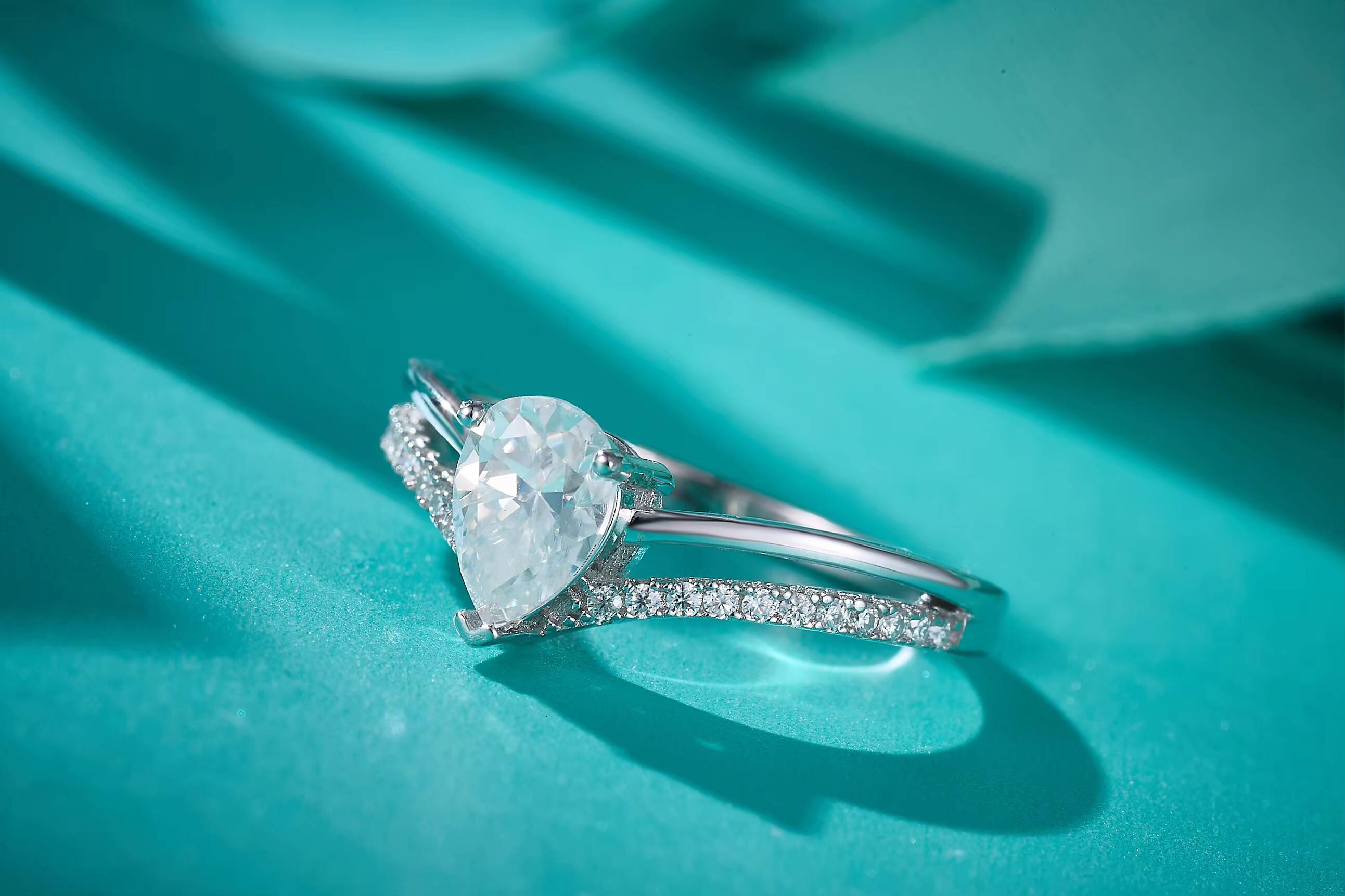 Chinese Ladies Fine Ring Jewelry Rhodium Plated Lab Grown Diamond Women Moissanite 925 Sterling Silver Finger Ring