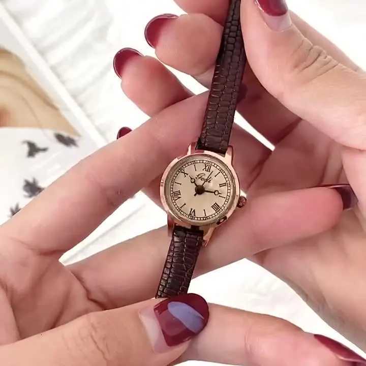 Wens Watch Retro Small Girl Student Watches Niche High End Leather Strap Waterproof Ladies Fashion Quartz Wristwatches Gift X250904