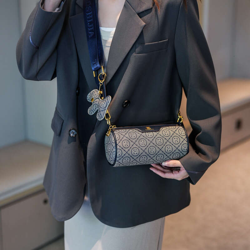 Designer Bags Shouler Bag Wide Strap Pillow Bag for Women 2025 New Pattern Printed Fabric Ladies Cylinder Single Shoulder Crossbody Bag