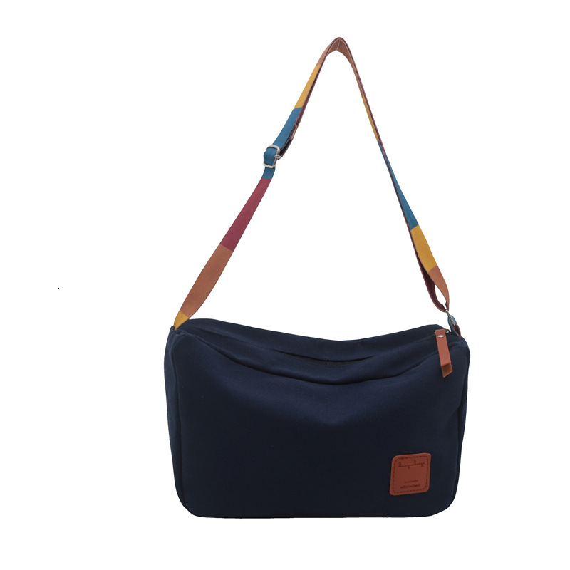 2025 autumn new crossbody bag versatile niche design retro simple fashion large capacity women's bag designer shoulder bag