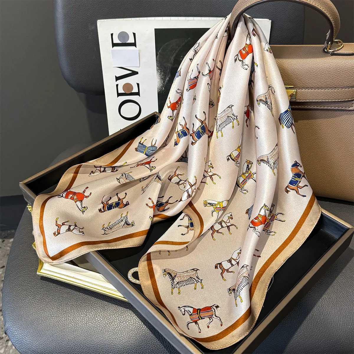 Designer Real Silk Square Scarf Luxury Design Print Wen Soft Satin Haiand Neckerchi Off Hijab band Scarves Band G250904