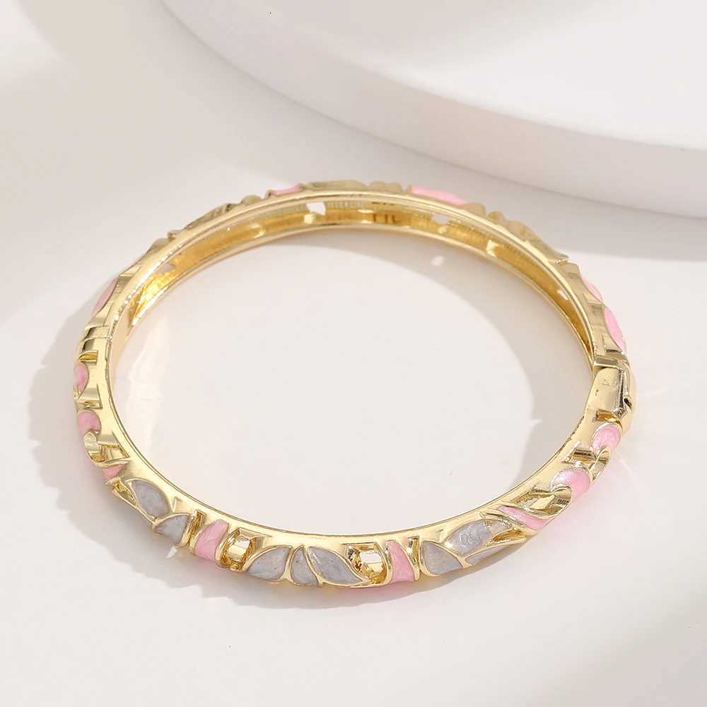 Fashion new ethnic style gold plated hollow out pattern enamel cloisonne bracelet bangle jewelry for girls and womenXJ250904