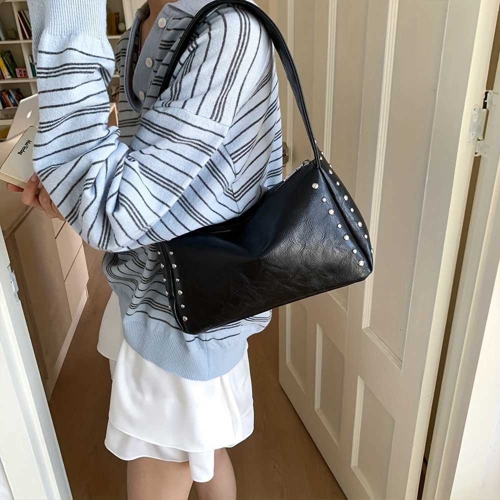 Small Bag Womens Summer Versatile 2025 New Fashion Single Shoulder Underarm Bag Niche Design Pillow Bag Z250903