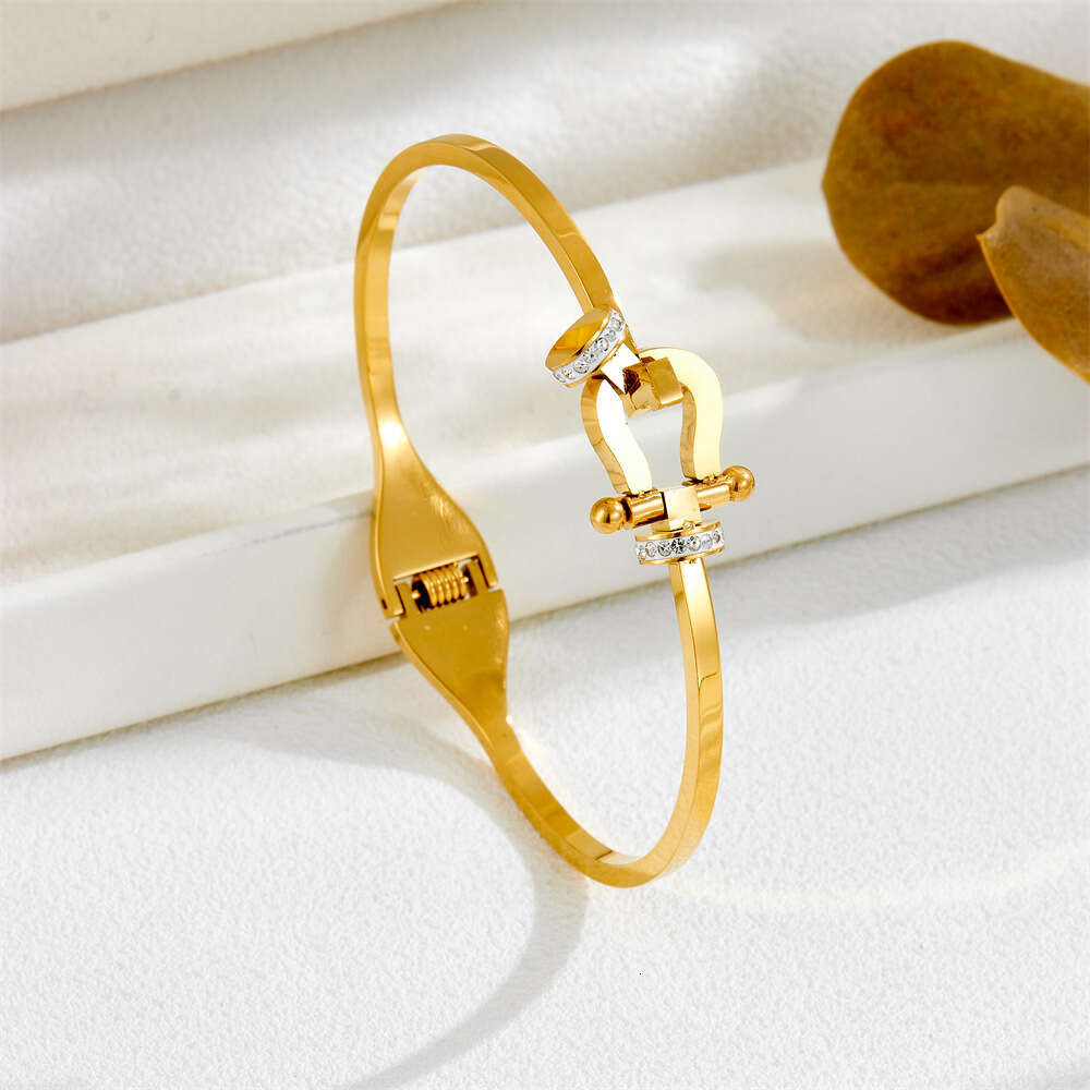 Trendy Elegant INS Style LOVE Single Row Dia Bracelet Couple Fashion