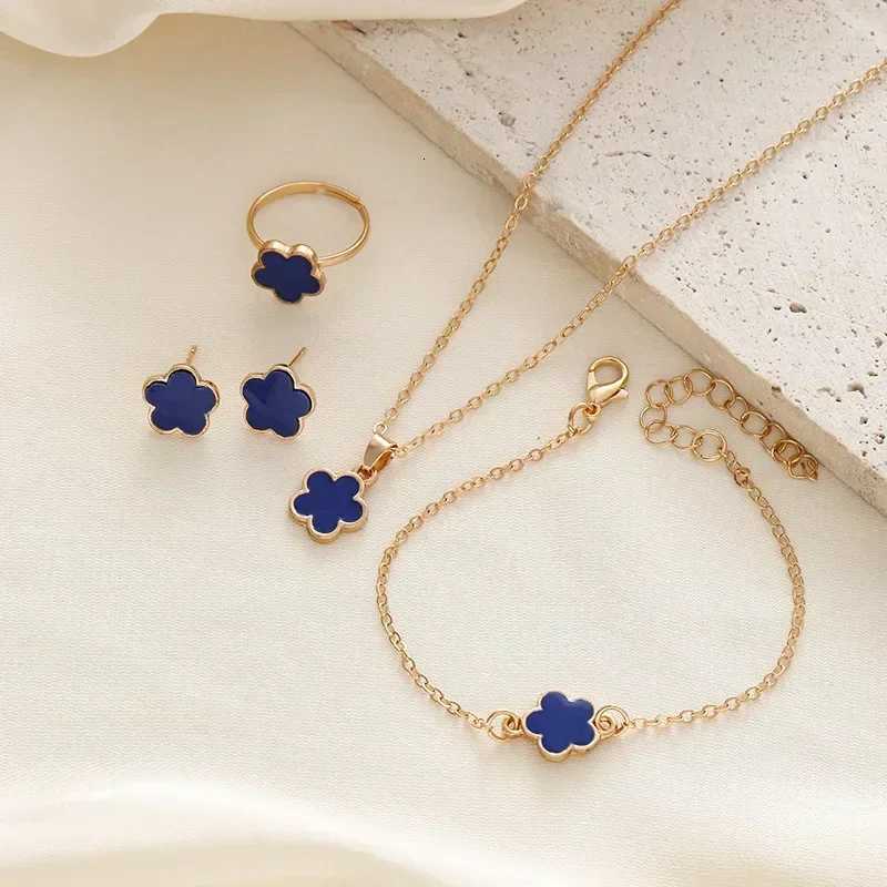 Lucky Fivepetal Flower Earrings Necklace Ring Bracelet piece Set for Woman Fashionable Accories Party JewelryXJ250904