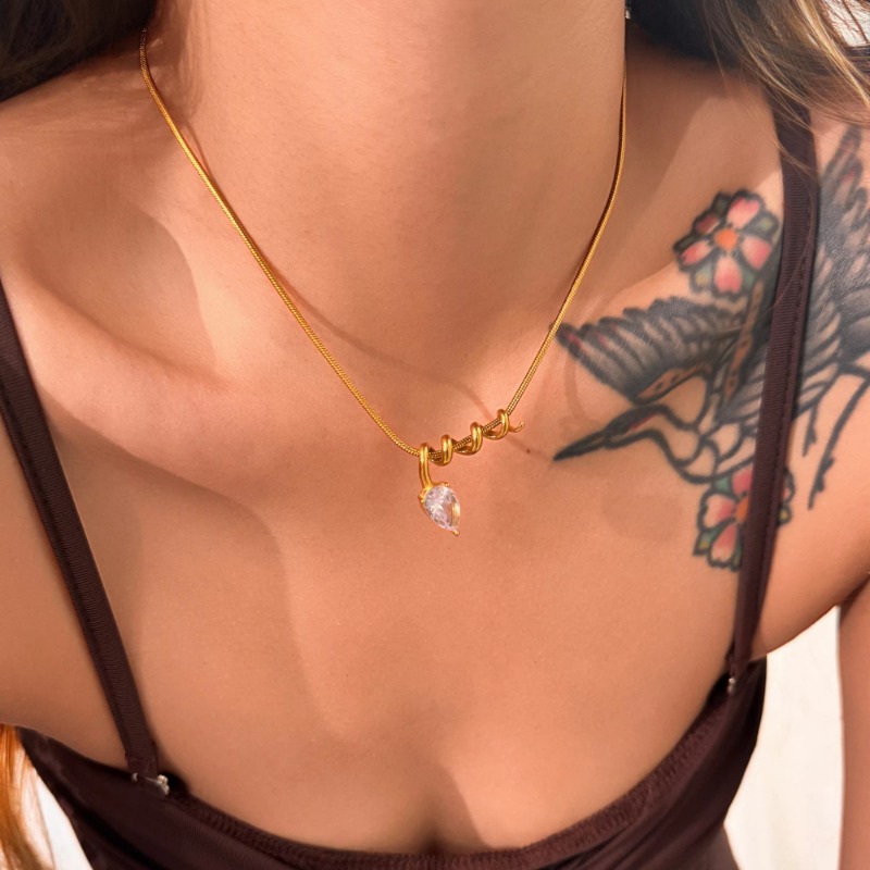 Designer Jewellery High Quality 18K Gold Plated Stainless Steel Boho Style Tear Zircon Necklace with Screw Motif for Special Occasions Textured Gift A