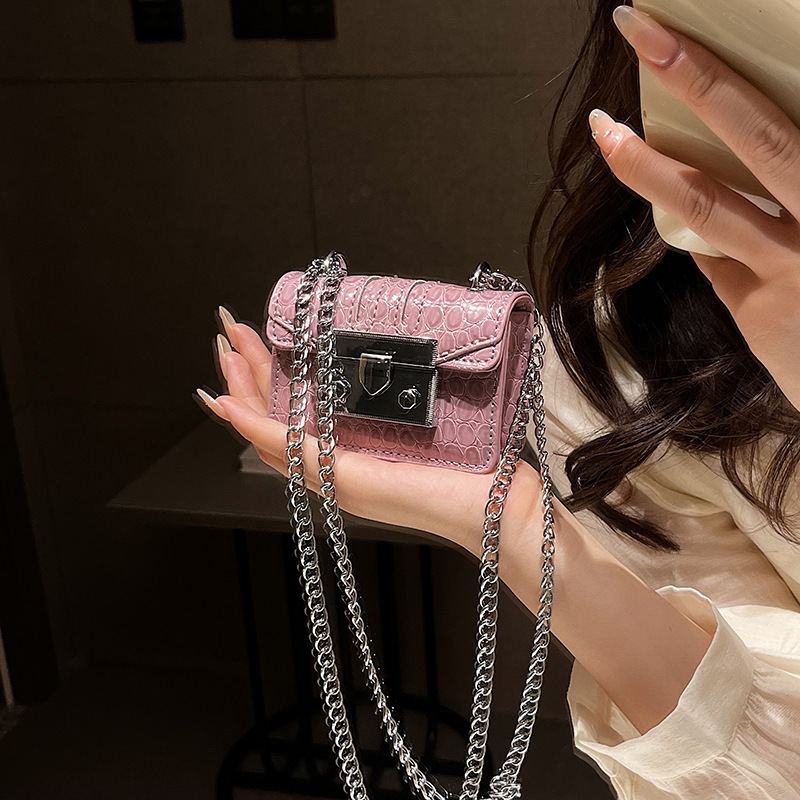 2025 autumn new niche design fashionable mini chain Korean style versatile small square bag light luxury crossbody bag designer shoulder bag