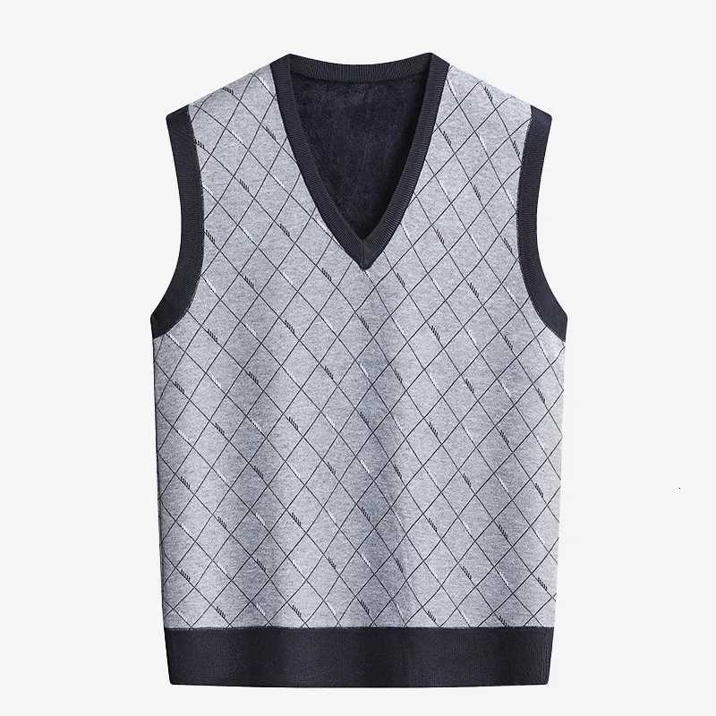 2025 New Sweater Men Vneck Sweater Vest Autumn Winter Fleece Lining Knit Waistcoat Warm Homme Clothes Korean Fashion PulloverXJ250904