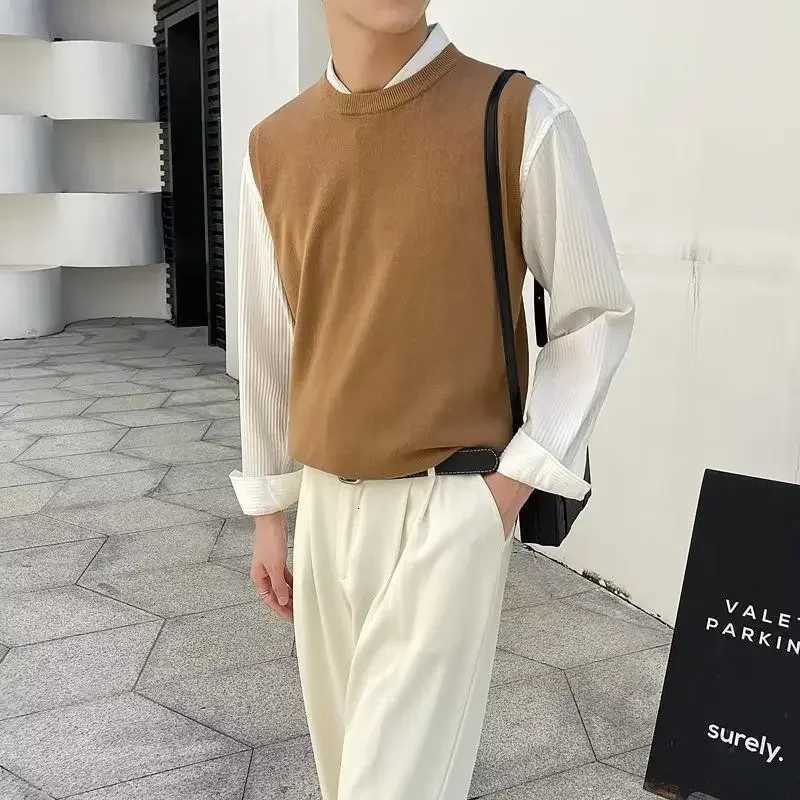 Black Man Clothes Waistcoat Vest Crewneck Sleeveless Blue Knitted Sweaters for Men Round Collar Sale Spring Autumn Baggy T ShirtXJ250904