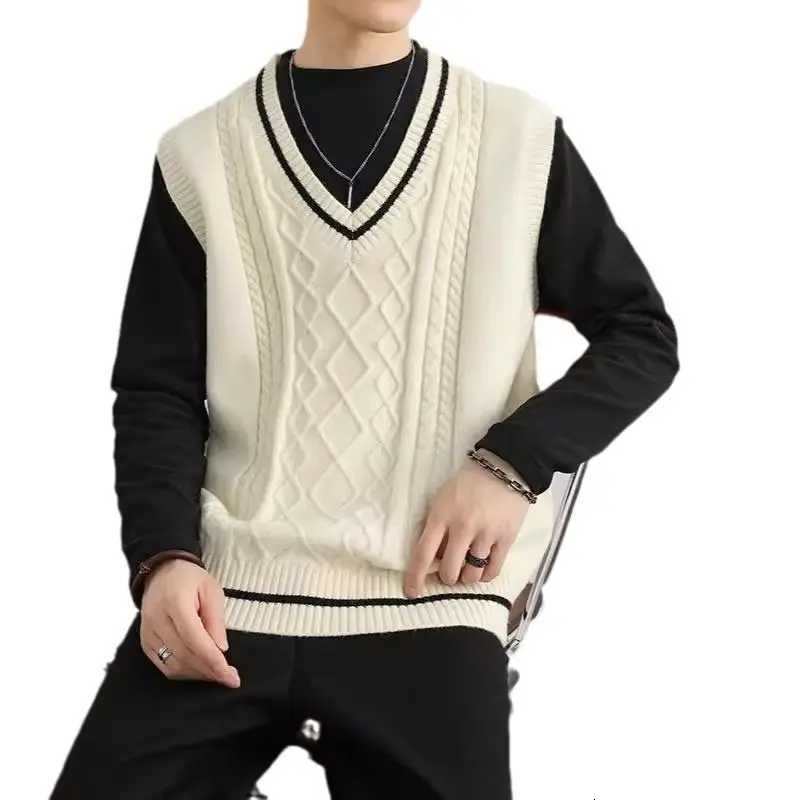New Autumn and Winter Loose American Retro Sweater Vest Sleeveless Sweater Mens Casual TopXJ250904