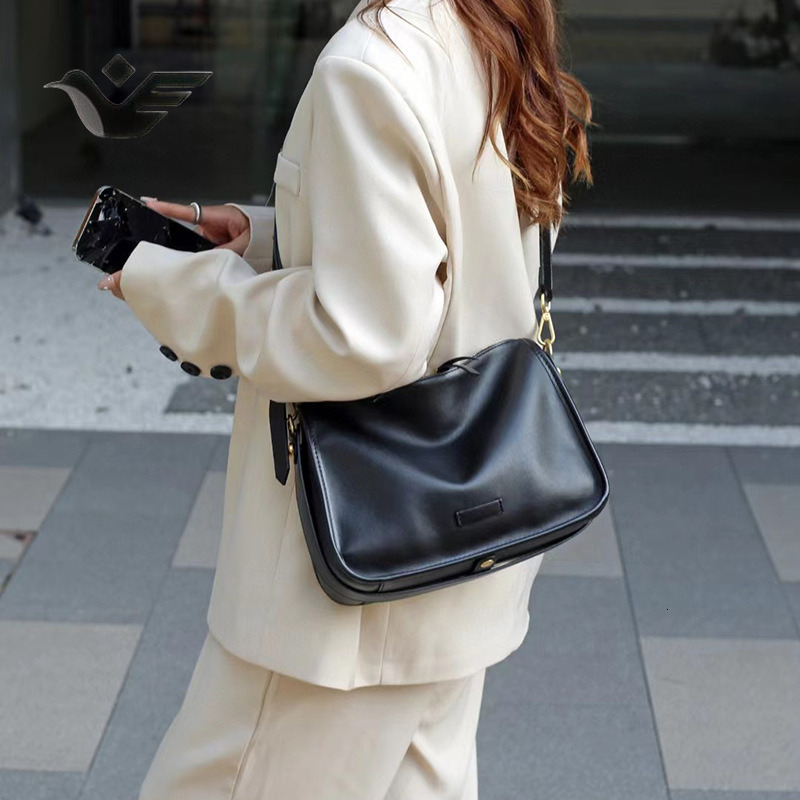 Feiyan Free Shipping New Designer Bag Luxury Shopping Bag Women's Large Capacity Bag Korean Style Crossbody Bag Soft Leather High-end Feel