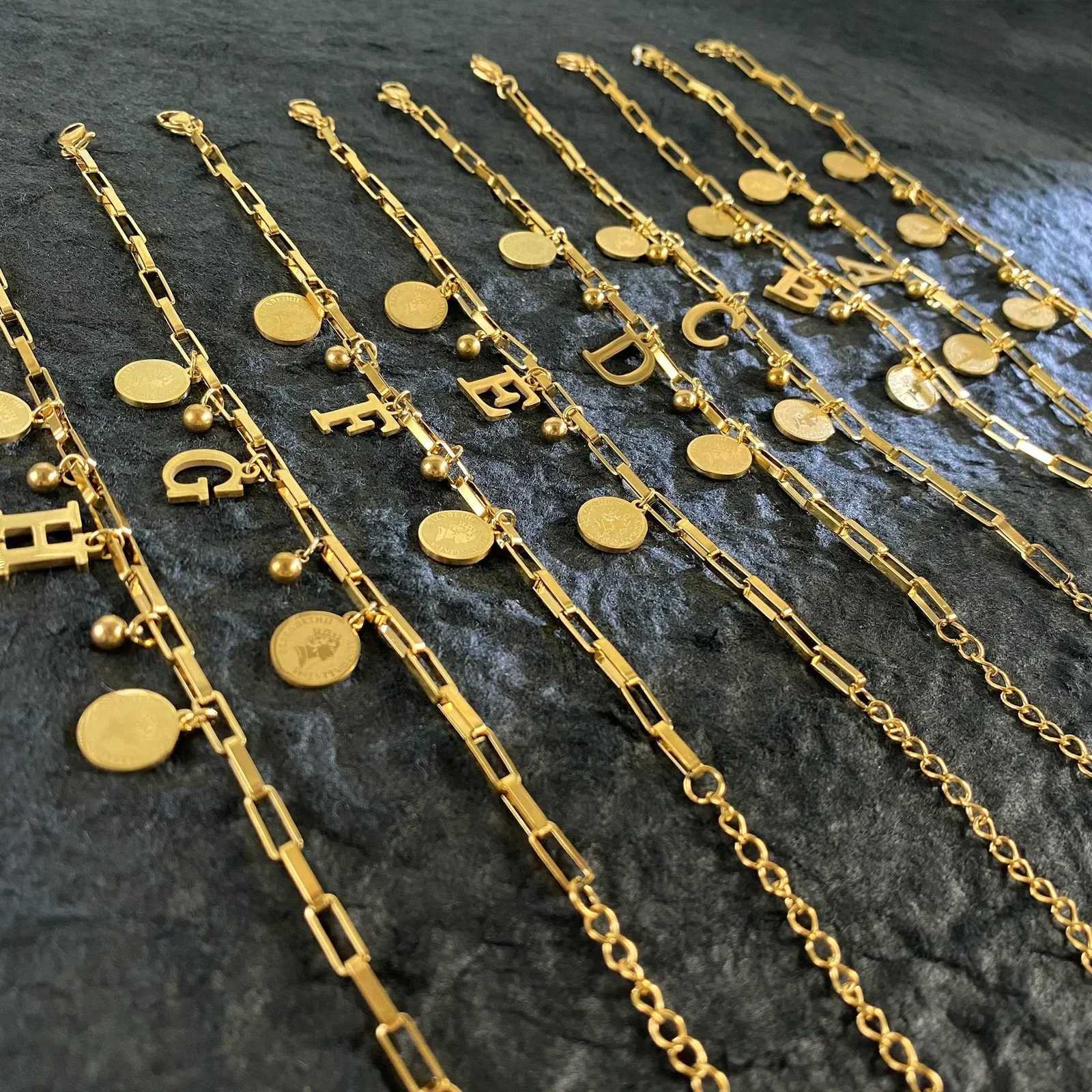 Queen Coin Letter 18K Goldplated Stainl Steel Bracelet for Women Small Bell Pendant Adjustable Bracelet Classic Jewelry GiftXJ250904