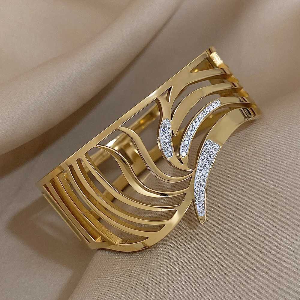 Irregular Geometric Inlaid Rhinestone Chunky Bracelet for Women Unique Design Stainless Steel Cuff Bangles Waterproof Jewelry Y250904