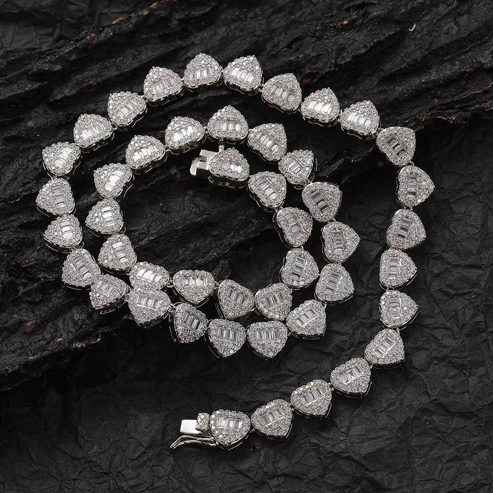 New Design Fashion Luxury Brass Heart Shape Ice Crystal Zircon Necklace for Women
